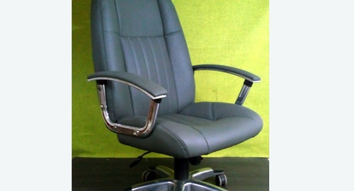 Перетяжка офисного кресла кожей. Карачаевск